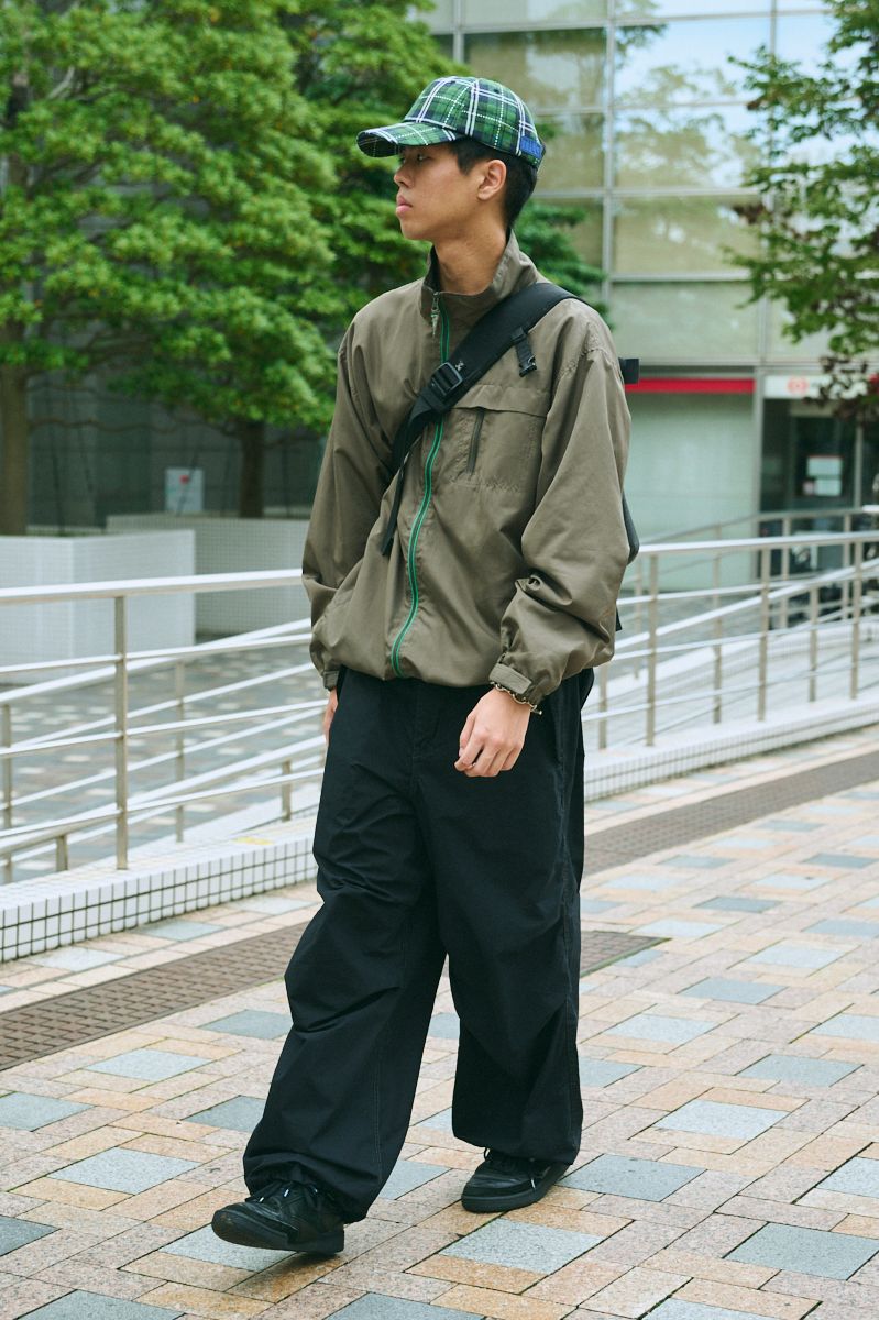 ジャケット＝ヒルクロップ