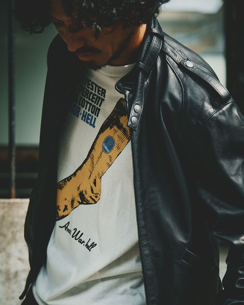 ジャケット14万3000円、Tシャツ1万5400円／ともにヒステリックグラマー