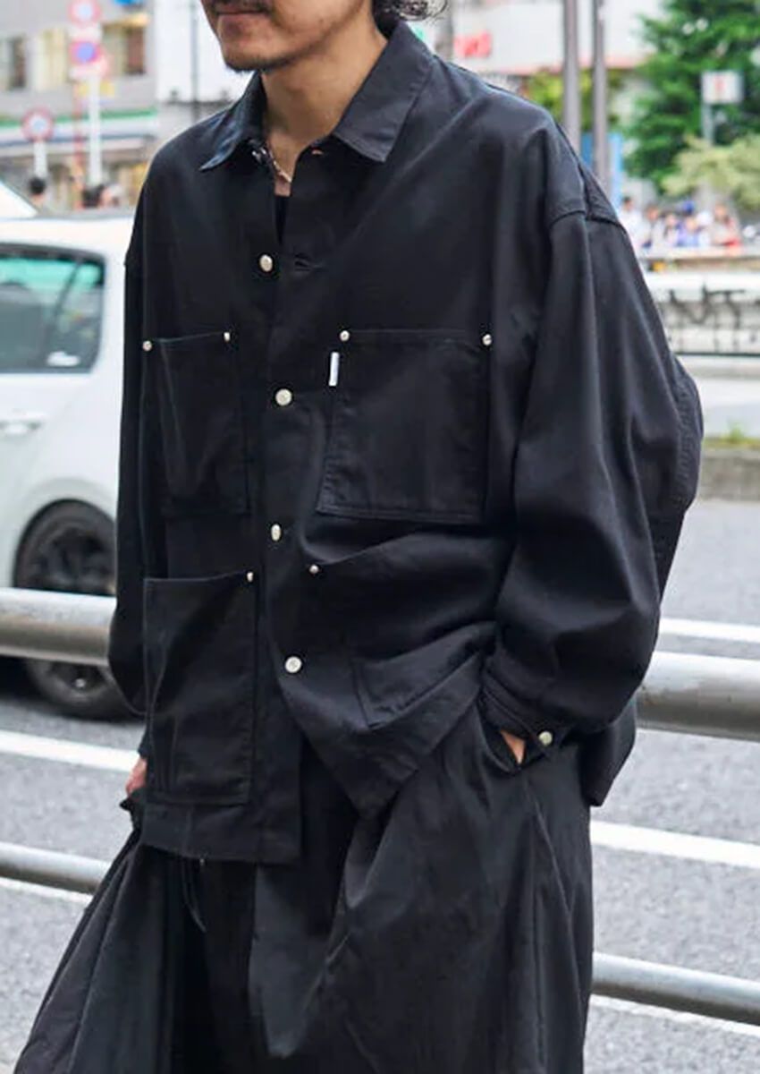 「黒」を羽織った洒落者5人の“無難にならない”着こなし。そのポイントを徹底解説！ - 1枚目の画像