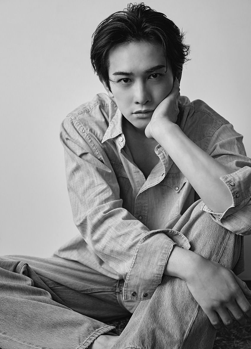 憧れはブラッド・ピット。俳優・町田啓太が語る、デニムのこだわりと遍歴 - 1枚目の画像