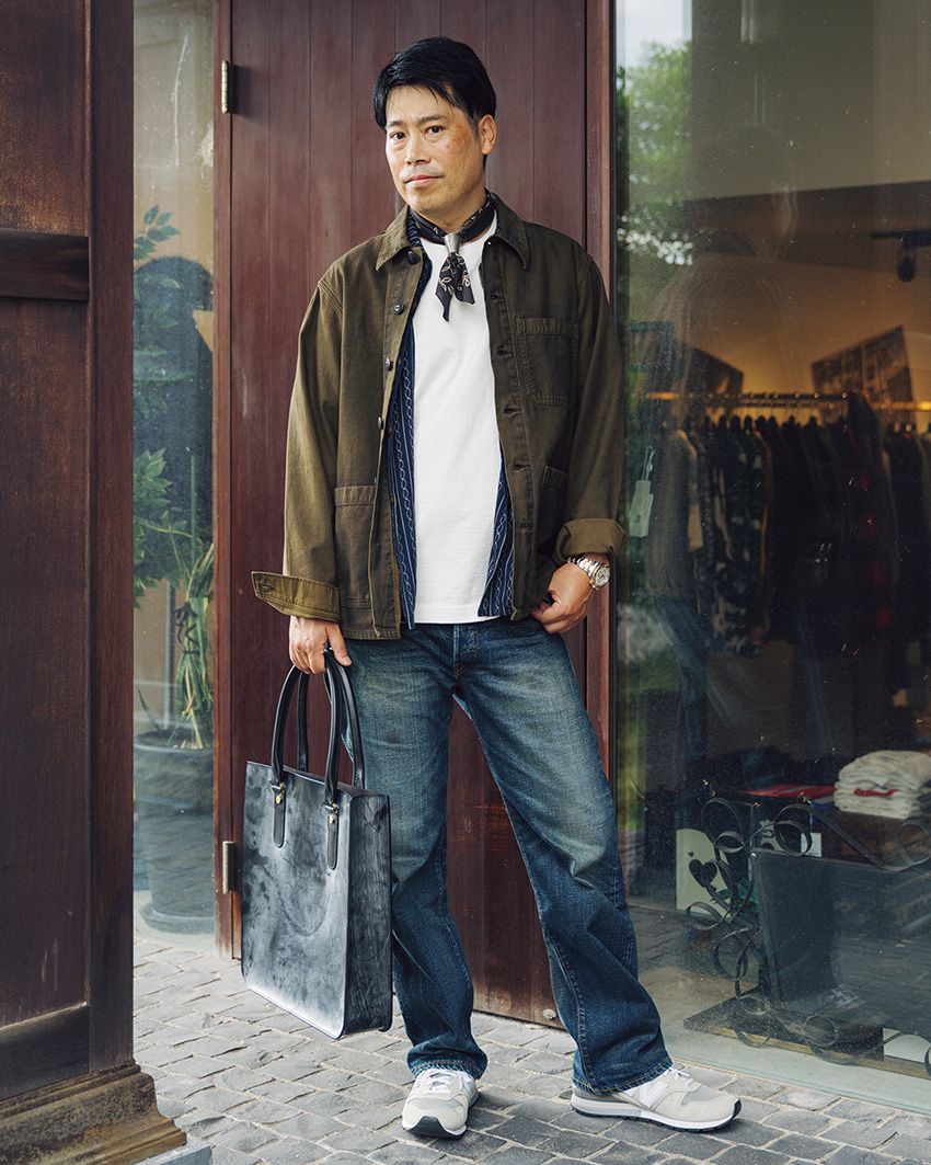 デニム、ジャケット、スカーフ＝RRL