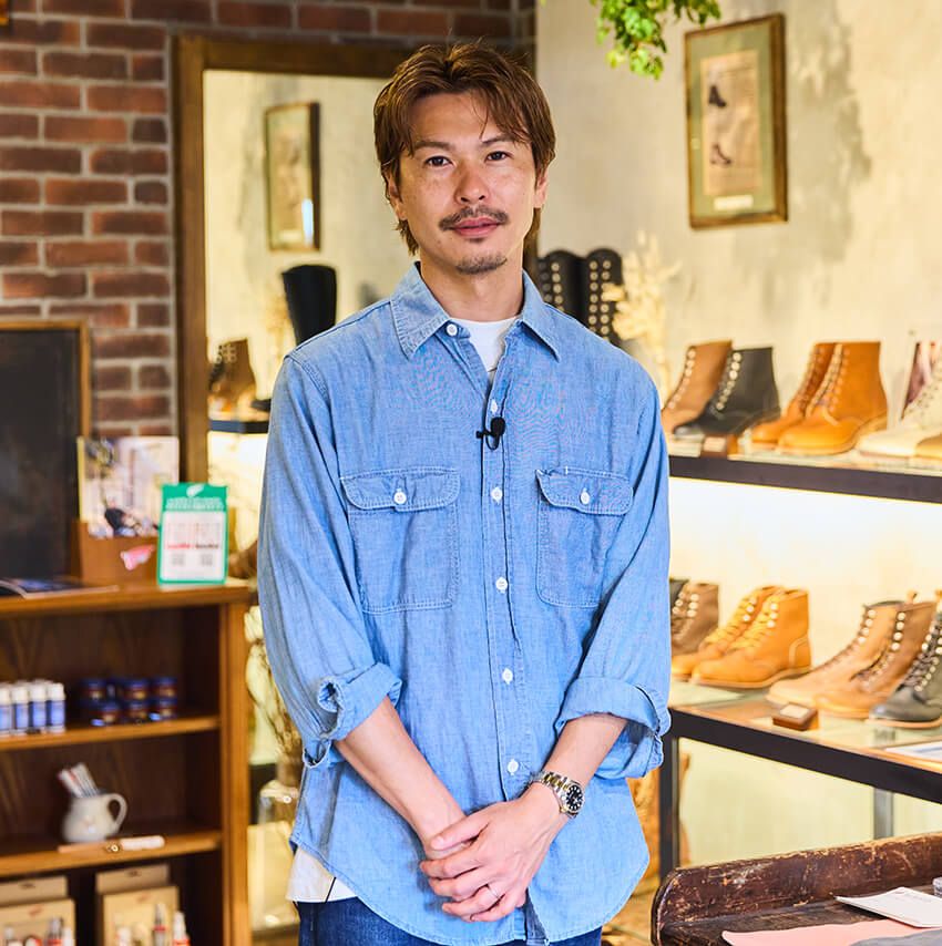 高津戸真吾さん●大手セレクトショップやゴルフブランドのプレスを経て、レッドウィング・ジャパンのリテールマーケター兼青山店ショップマネージャーに就任。多彩な業界で培った知見をもとに、それぞれのライフスタイルに寄り添ったレッドウィングの最適解を提案している。