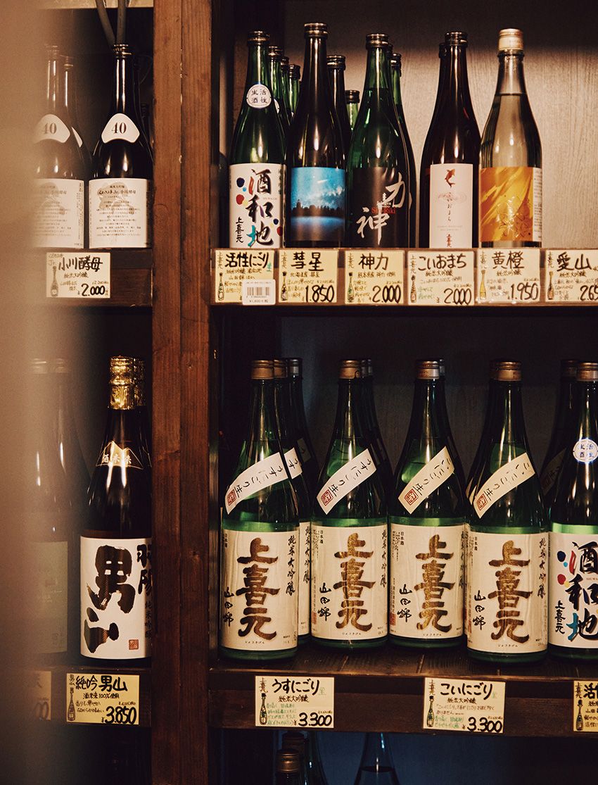 日本酒を0～3℃で管理するセラー。熟成を見据えて寝かせる酒も置く。
