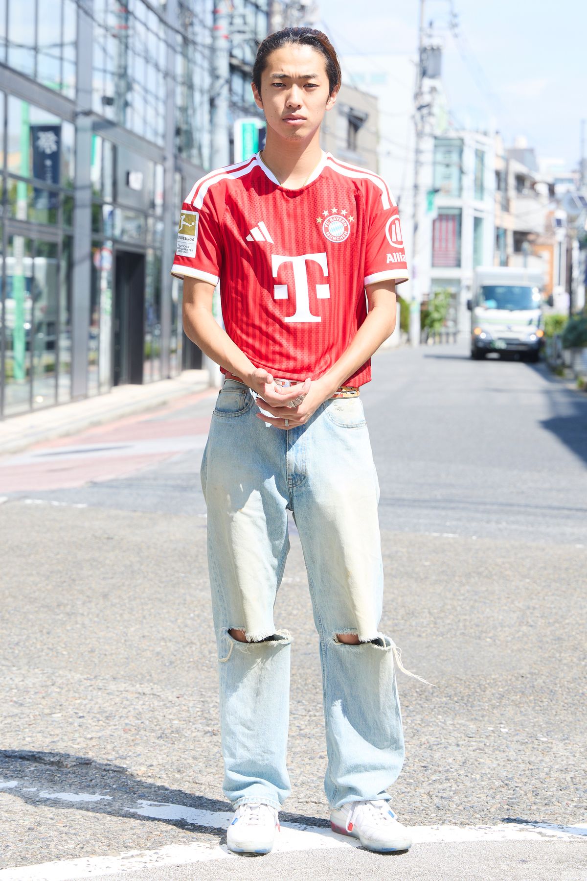 Tシャツ＝アディダス