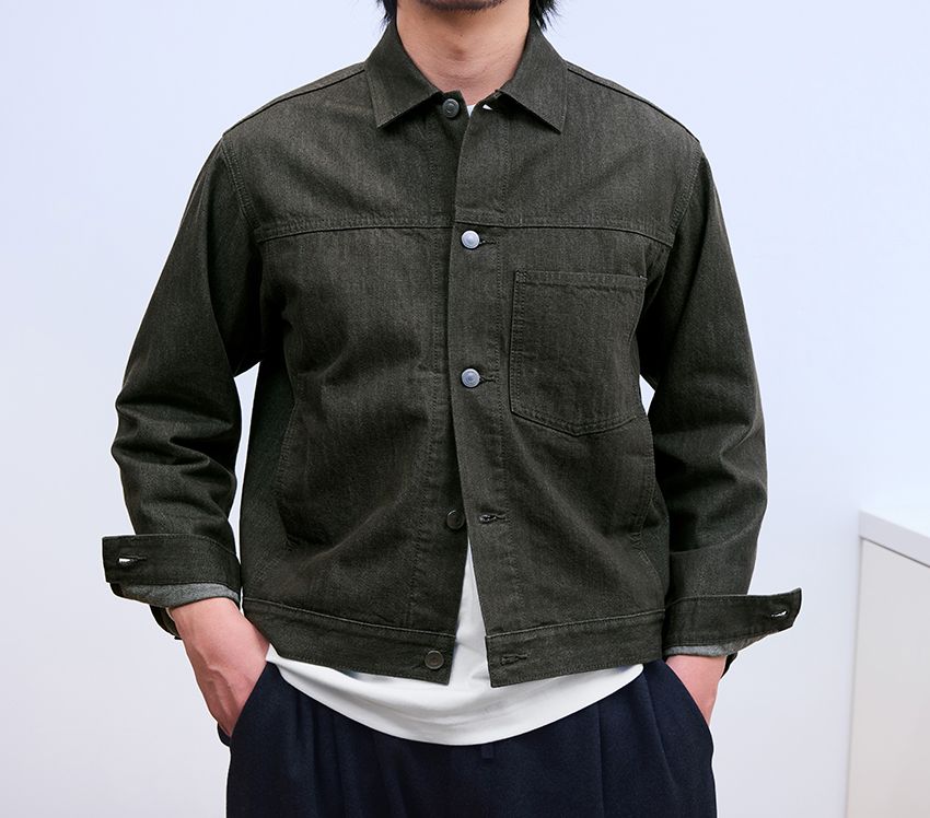 「デニムトラッカージャケット」3色 5990円／ユニクロ：シー　0120-170-296