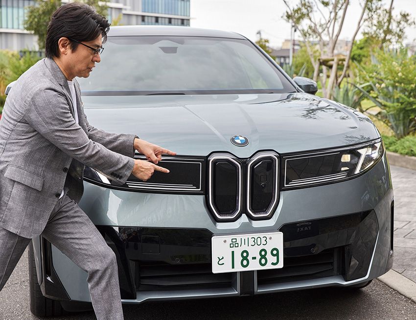 「このキドニーグリルは好みがわかれます（笑）。ただ、ここまで大胆に変えてもBMWらしさは残している。ドライブアシストも進化していて、次期X5（iX3も11月から）では0〜120㎞/hまでハンズオフ対応になると聞きました。外観の賛否はさておき、中身は着実に未来へ進んでいます」。