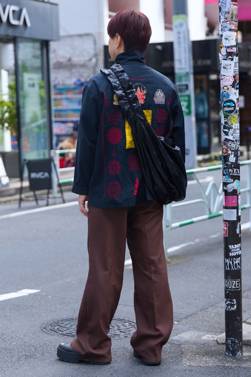 パンツの裾は溜まりはどれくらいが正解？ ワイドパンツを穿きこなす5名のリアルコーデで検証 - 12枚目の画像