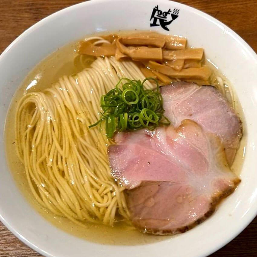 “豚骨以外”もハイレベル！ 淡麗、小郡系…ラーメン激戦区・福岡でいま食べるべき4杯 - 1枚目の画像