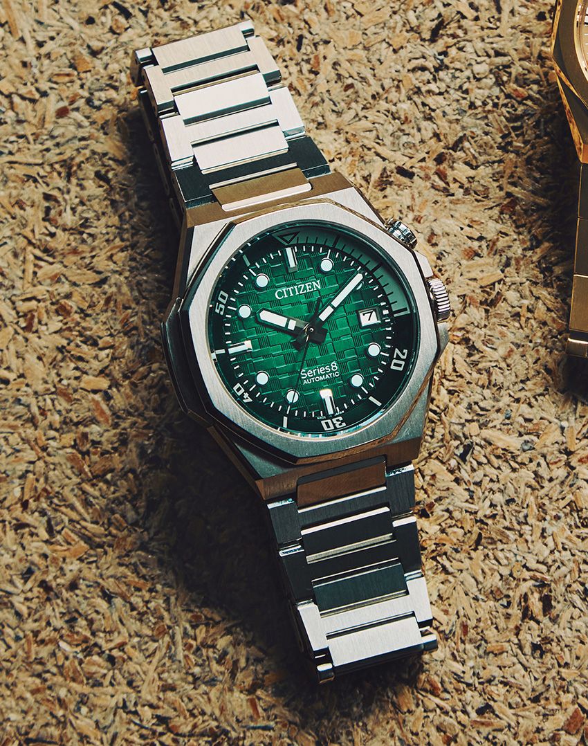 「NB6085-57W」2時位置のリュウズで操作可能な両回転インナーベゼルを採用。ディープグリーンの文字盤とテーパーをかけたメタルバンドが、オン・オフ問わず“ラグスポ”な雰囲気を演出してくれる。SSケース、42.6㎜径、自動巻き。19万8000円／シチズン