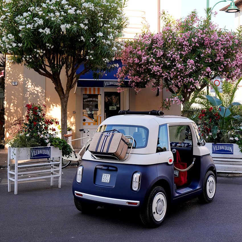 リアキャリアに載せられているのはコンセプトカーのためのビルブレカン製バッグ。