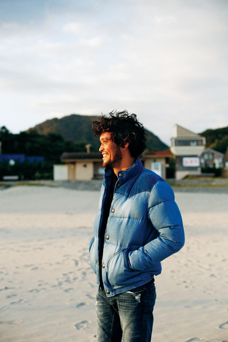 デニムのダウンジャケット、選びと着こなし模範解答 