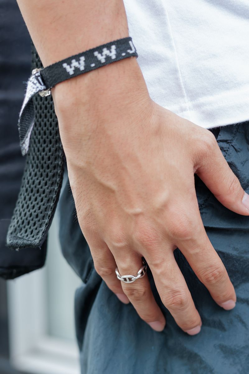 ブルックスブラザーズ×アーバンリサーチのTシャツコーディネート | 250830-0919-04 松本祐紀 4枚目の写真