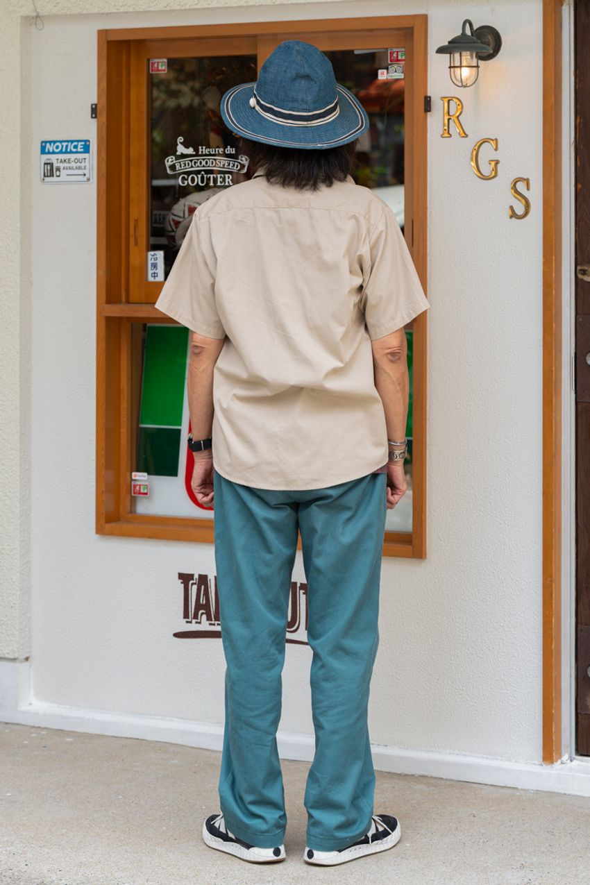 絶妙カラーにペイント、柄物etc.シンプルコーデに捻りを生み出す「個性派パンツ」コーデ3選！ - 3枚目の画像
