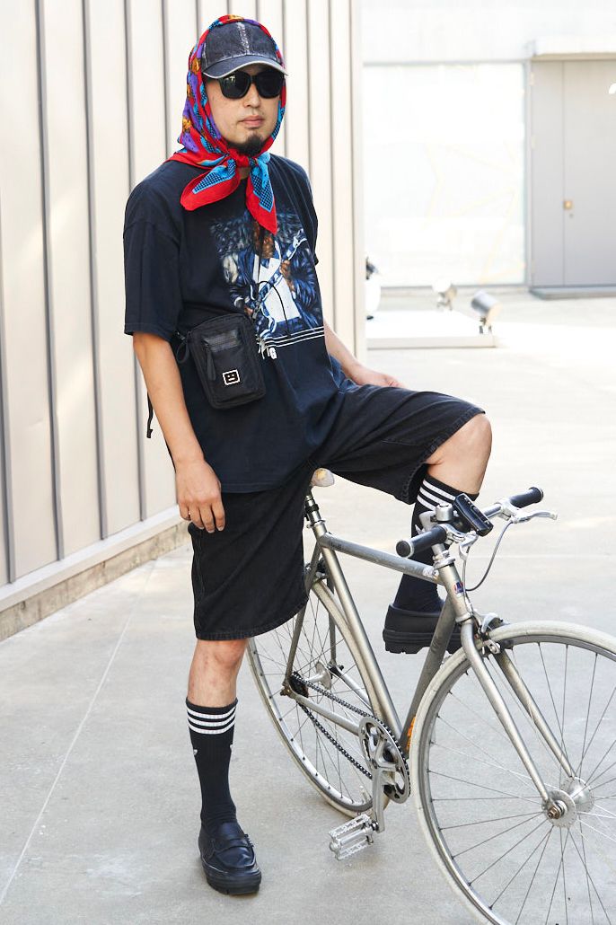 Tシャツ 古着  パンツ ザラ  シューズ コンバース  帽子 カシラ  眼鏡 リンダファロー  バッグ アクネストゥディオズ  アクセサリー ジバンシィ