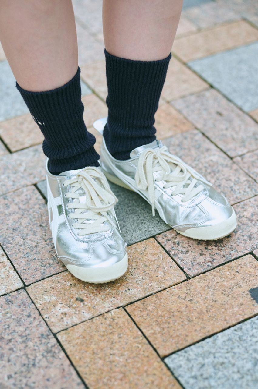 街のスニーカー女子たちをパパラッチ！愛用ブランドはヴァンズ、オニツカタイガーetc. - 3枚目の画像