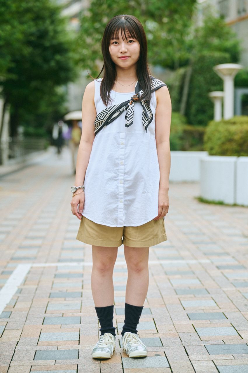 街のスニーカー女子たちをパパラッチ！愛用ブランドはヴァンズ、オニツカタイガーetc. - 2枚目の画像