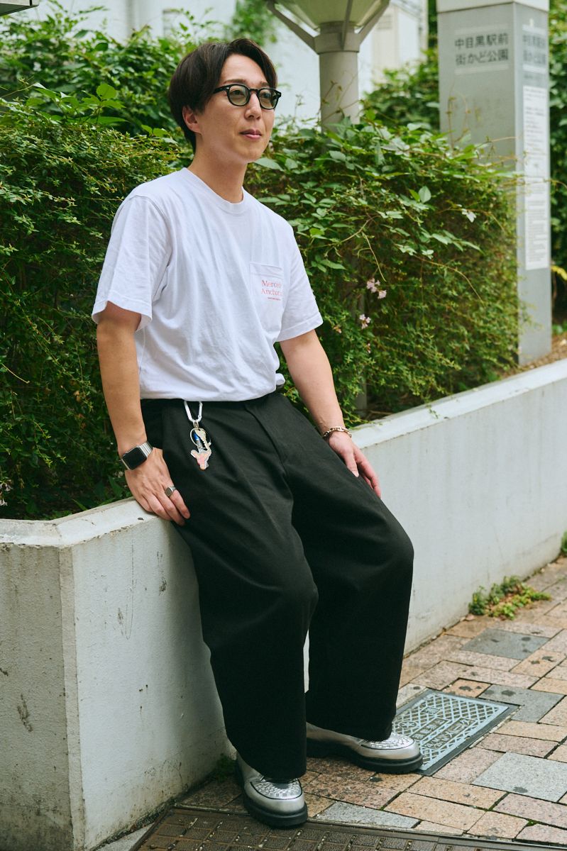 メルセデスアンカーインクのTシャツコーディネート | 250920-0348-59 鈴木 優