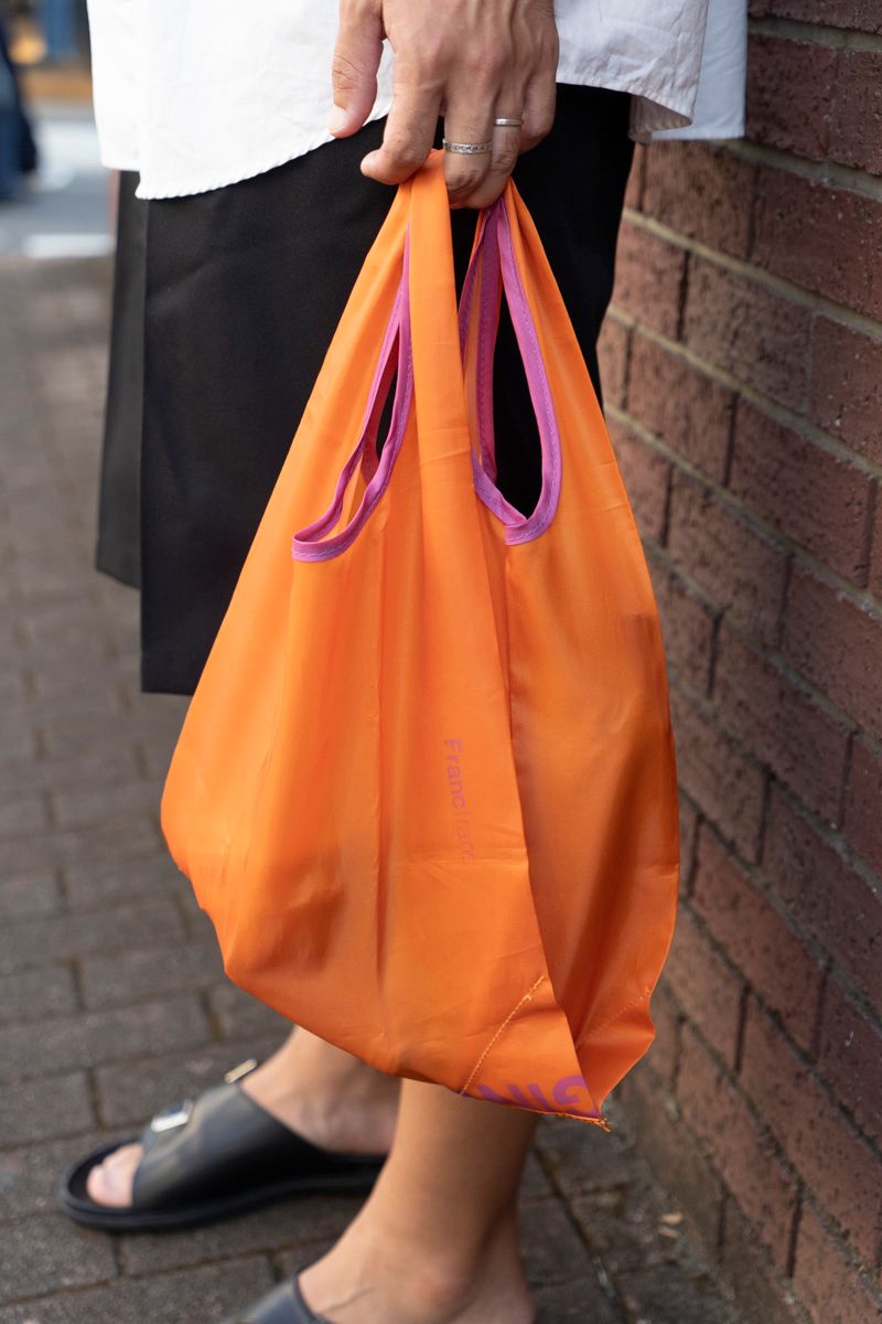 オーラリーのシャツコーディネート | 250923-1138-02 塩野拓也 4枚目の写真