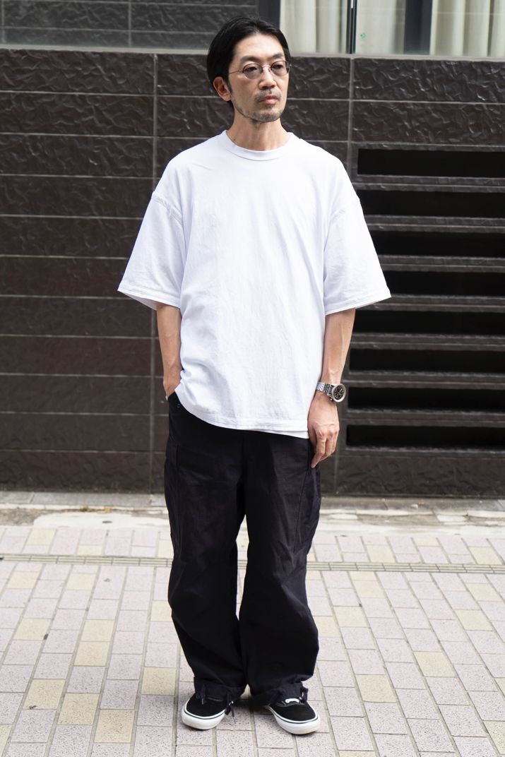 Tシャツ＝フリークスストア