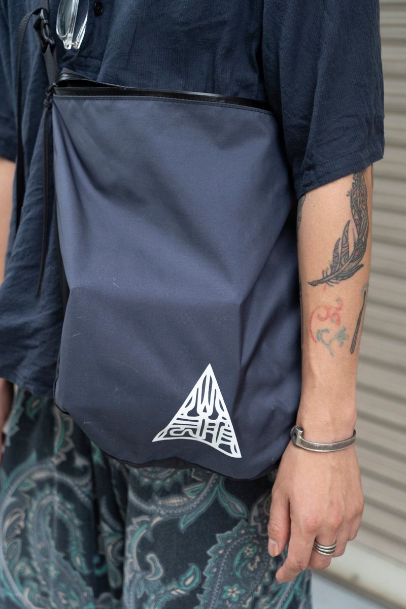 ムーンライトギアのシャツコーディネート | 250923-1648-44 くるくる 5枚目の写真