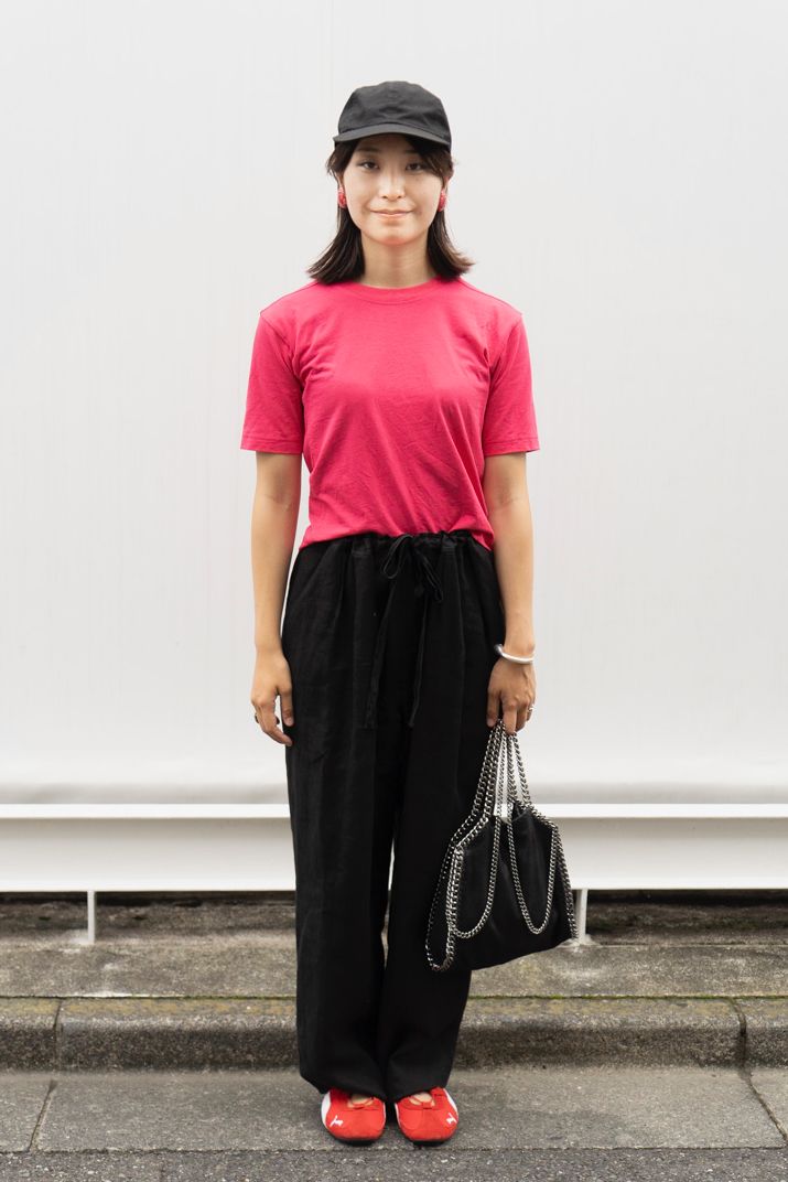 Tシャツ＝キャバン