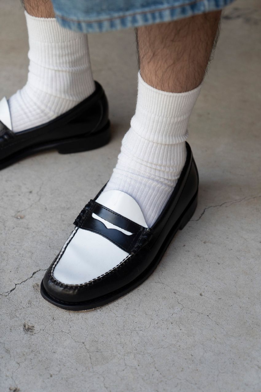 “きれいになりすぎない白シャツ”の着こなし好例。3名の等身大スナップで解説！ - 3枚目の画像