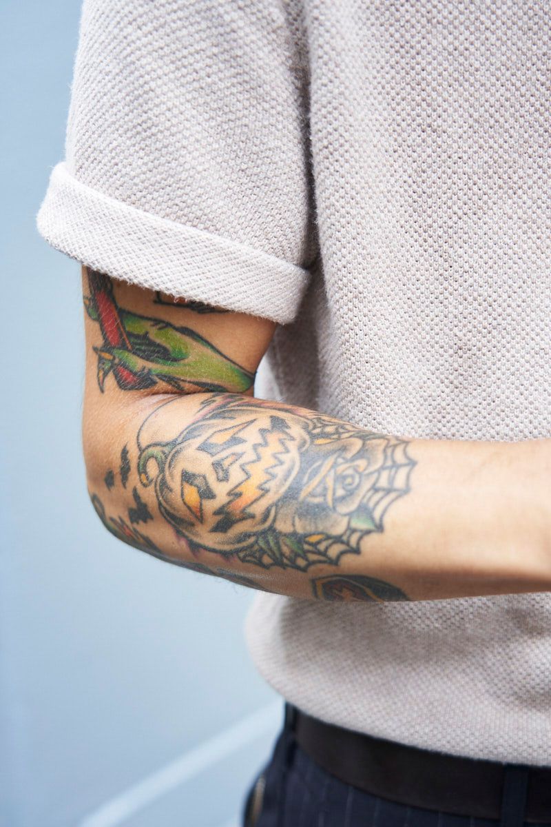 バナナリパブリックのTシャツコーディネート | 250923-1745-42 スズキイッセイ 5枚目の写真