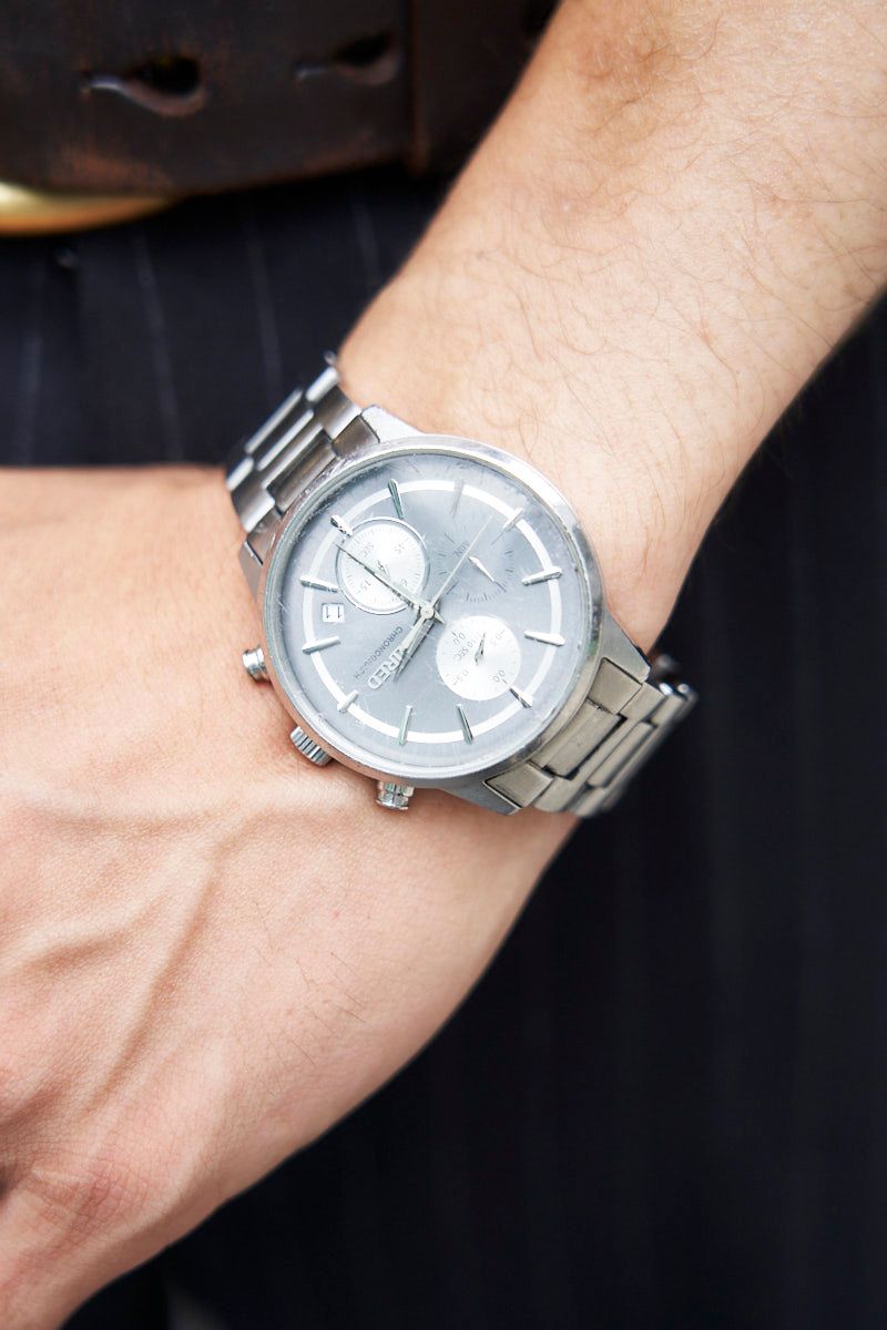 バナナリパブリックのTシャツコーディネート | 250923-1745-42 スズキイッセイ 7枚目の写真