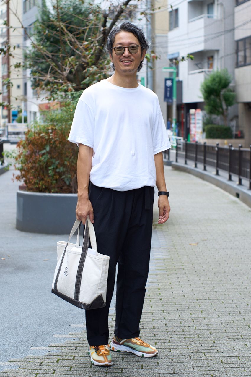 「ヘインズ」のTシャツをシンプルに格好良く着こなした5名。サイズ感やパンツ選びが洒落るコツ - 2枚目の画像