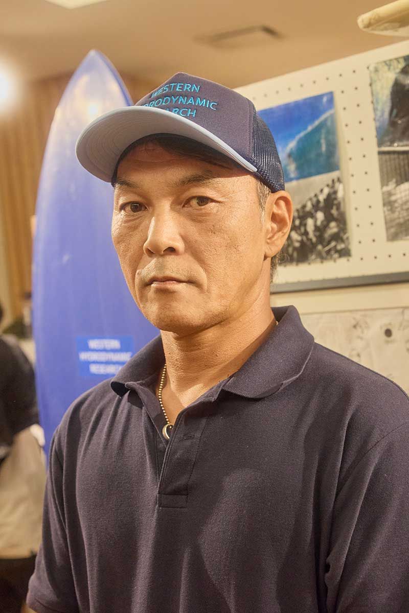 ピルグリム サーフ＋サプライのポロシャツコーディネート | 250922-1207-23 横井洋平 3枚目の写真