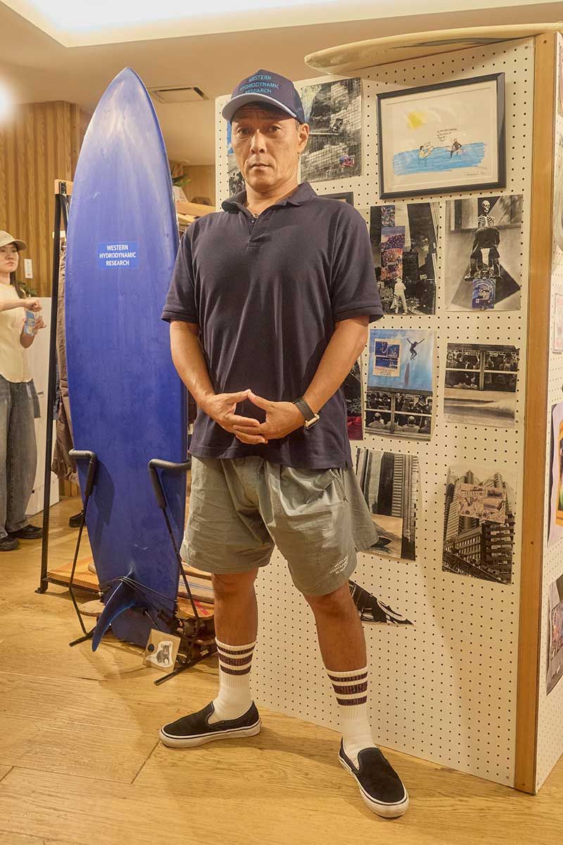 ピルグリム サーフ＋サプライのポロシャツコーディネート | 250922-1207-23 横井洋平