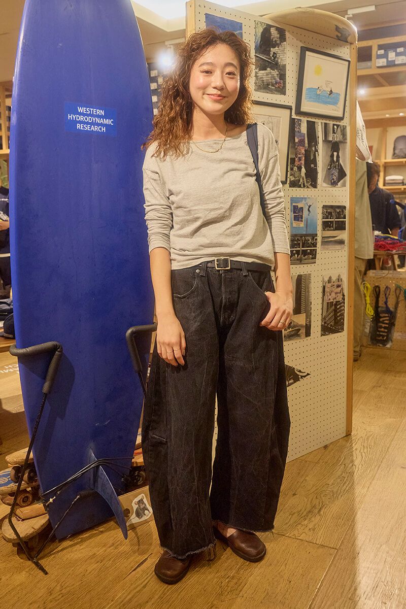 不明のTシャツコーディネート | 250922-1319-43 鈴木礼美 4枚目の写真