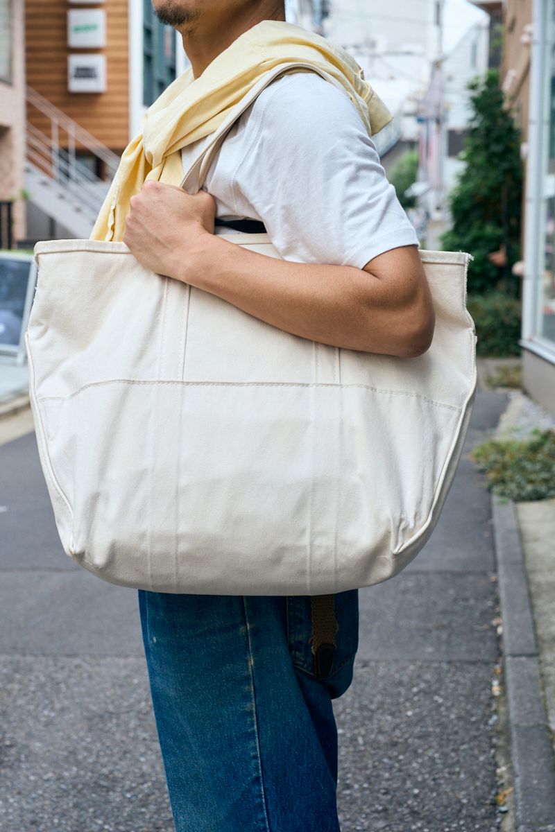 無印良品のTシャツコーディネート | 250924-2146-07 神田祥輔 6枚目の写真