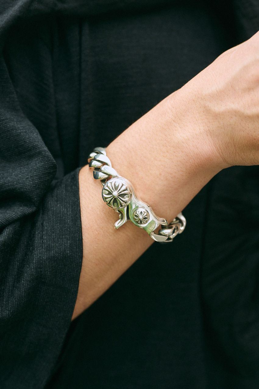 キレイめ、ストリート、アクティブ。街角人気No.1、三者三様の“ブラックスタイル” - 7枚目の画像