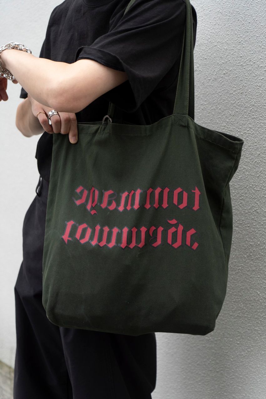 キレイめ、ストリート、アクティブ。街角人気No.1、三者三様の“ブラックスタイル” - 3枚目の画像