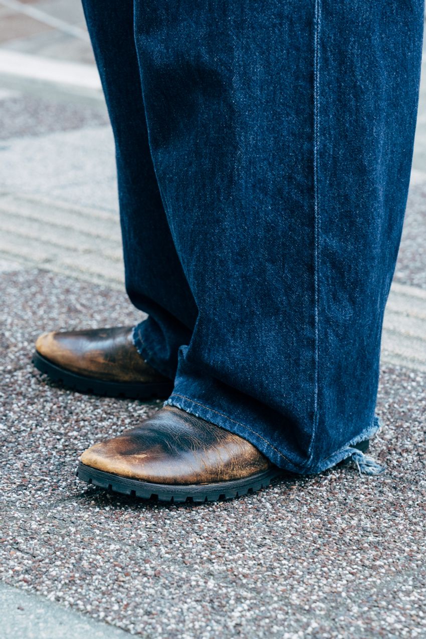 秋のポロシャツはあえて“脱力系”で！ゆるっとカッコよく着こなした3人のコーデ好例 - 3枚目の画像