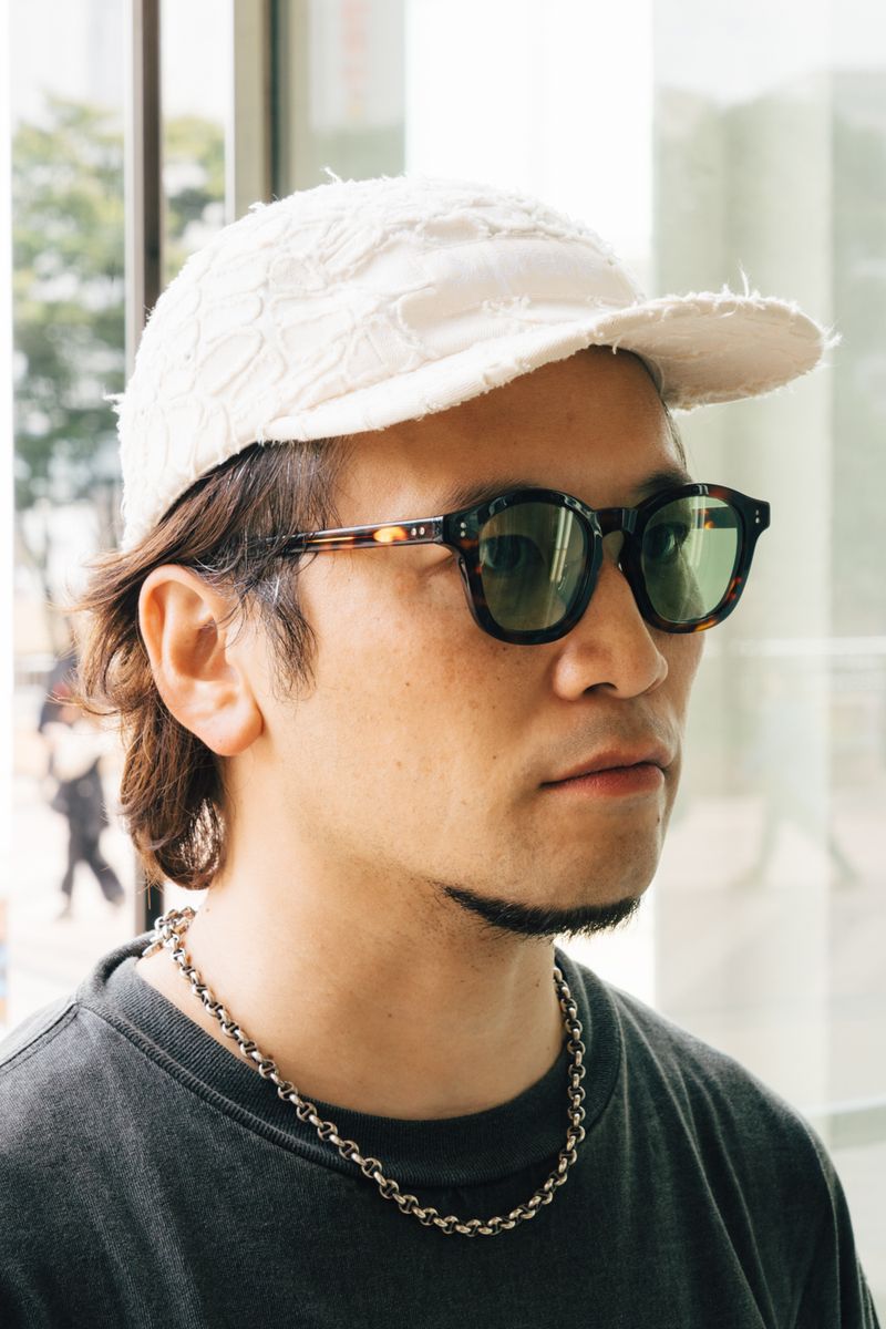 エモーショナリーアンアべイラブルのTシャツコーディネート | 251011-0133-35 本間博樹 5枚目の写真