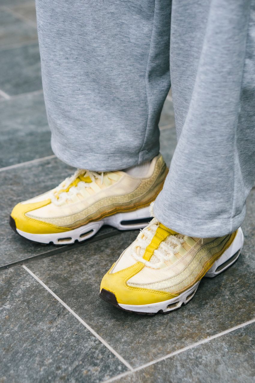 秋の“スウェットスタイル”5例をスナップで厳選！洒落者たちが選んだブランドと着こなし - 4枚目の画像