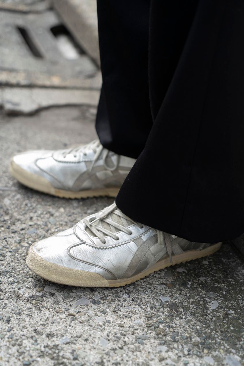 マンネリしない春のシャツコーデ5選！街の洒落者の着こなしを例に解説 - 3枚目の画像