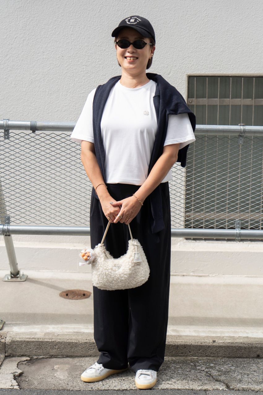 ジャケット、パンツ、バッグetc.「ユニクロ」を秋コーデに取り入れた5名の大人たち - 5枚目の画像