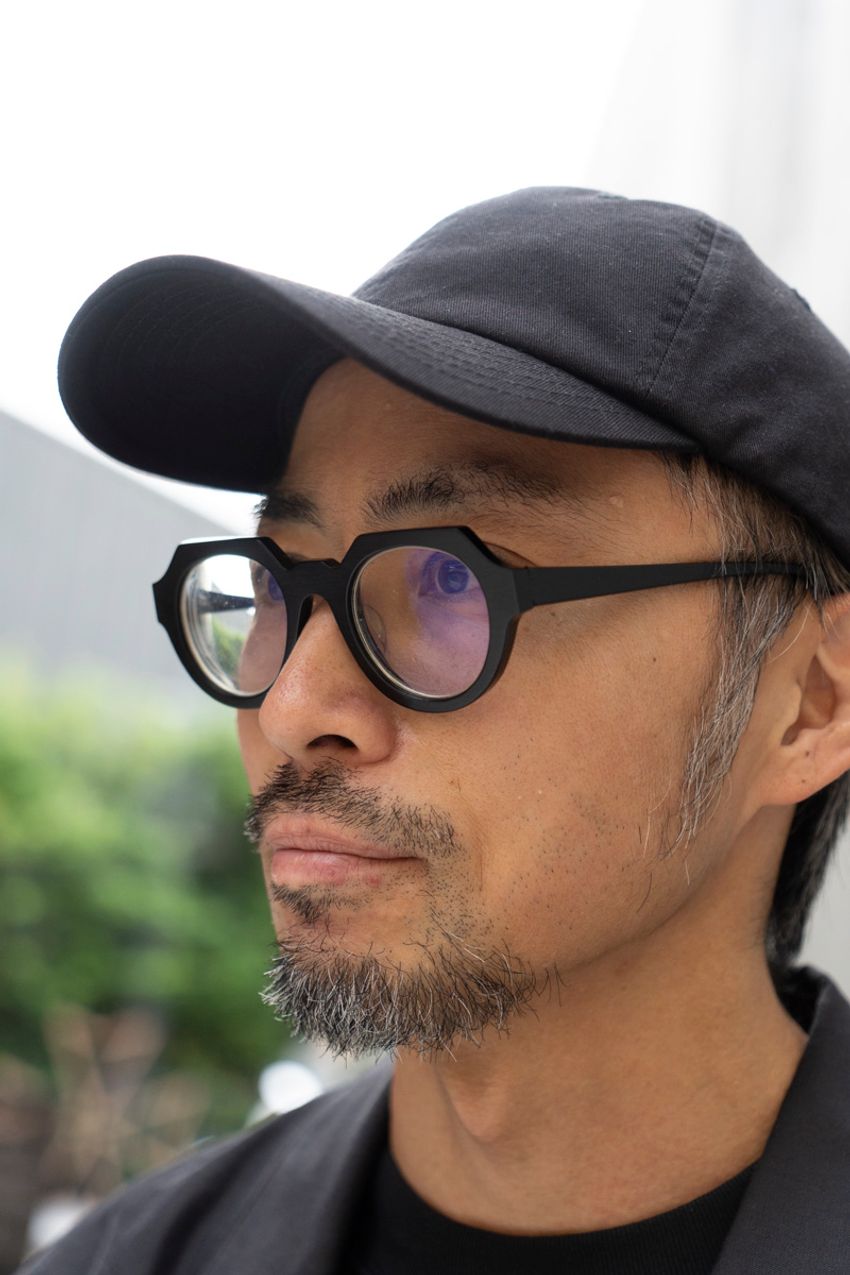 お洒落見えに効果的な“黒縁メガネ”。服との相性、人気のブランドを街頭調査！ - 7枚目の画像