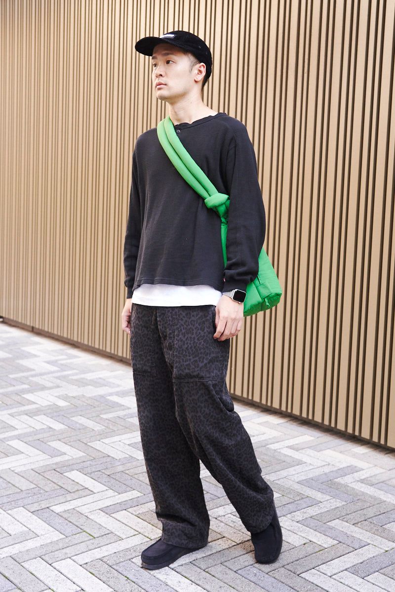 カットソー フリークスストア×レッドキャップ  Tシャツ ユナイテッドアローズ  パンツ ユナイテッドアローズ  シューズ クラークス  帽子 シュプリーム  バッグ オレンド  腕時計 アップル