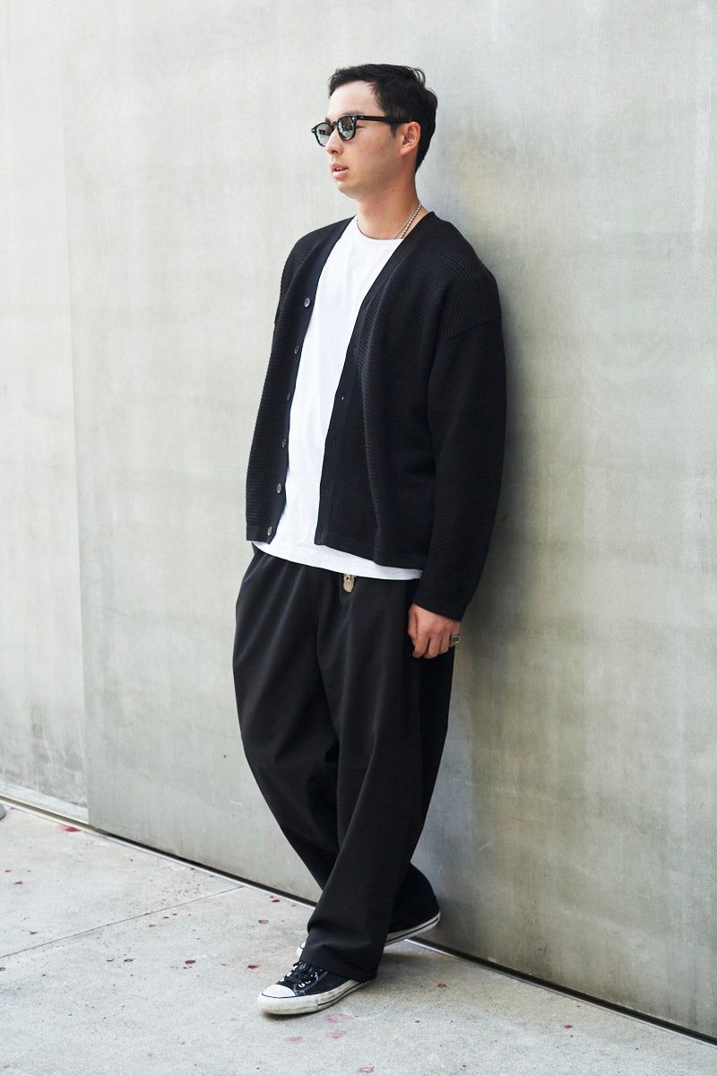 カーディガン バトナー  Tシャツ コンビニエンスウェア×トリップスター  パンツ プロップスストア  シューズ コンバース  眼鏡 ジュリアスタートオプティカル  腕時計 シチズン  ネックレス クロムハーツ  ネックレス2 ステューシー  ブレスレット ティファニー  リング トムウッド