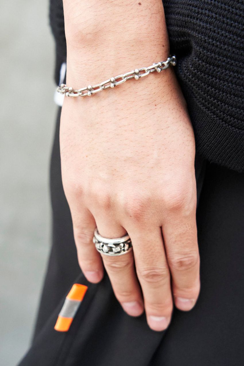 大人のアクセサリーは「ティファニー」で選べ！さりげなくアクセントにした5名の洒落者たち - 3枚目の画像