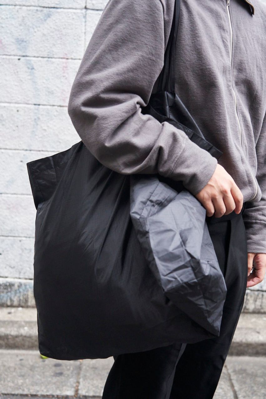 冬は品良く着られる“グレー”を取り入れよ！5名のコーデ好例をスナップで厳選 - 3枚目の画像