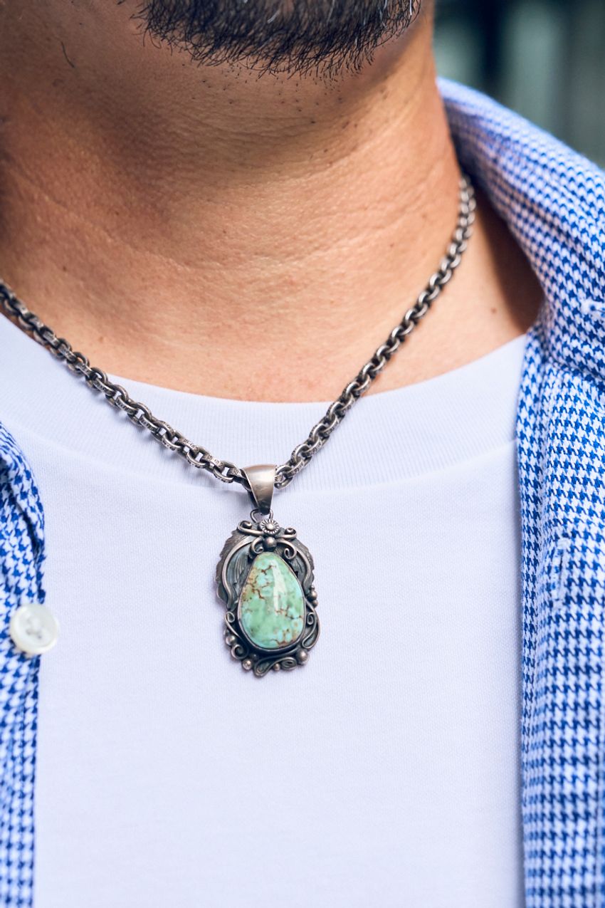 「シャツイチ」シーズン、スタート！どんなアクセで飾るのが正解？ 街の洒落者たちの答えは…… - 7枚目の画像