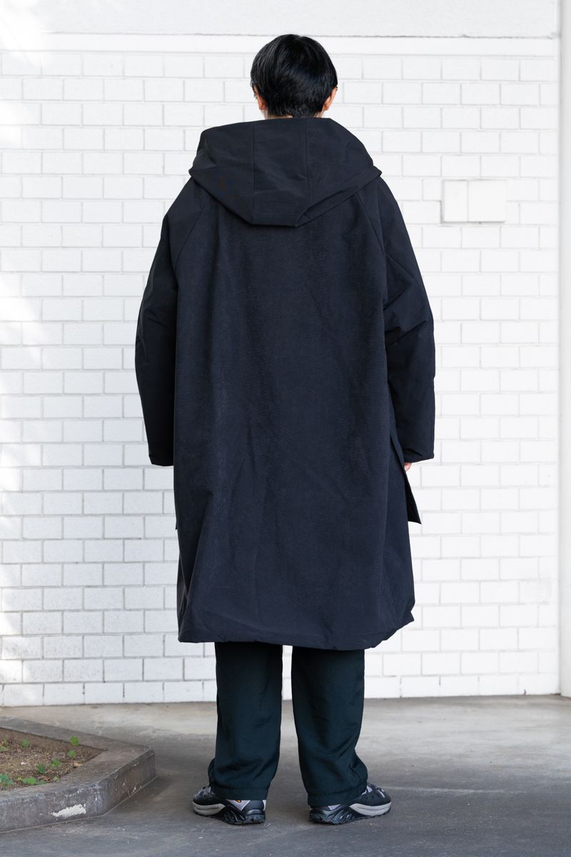 テアトラのコートコーディネート | 251020-2108-58 今井 丈 6枚目の写真