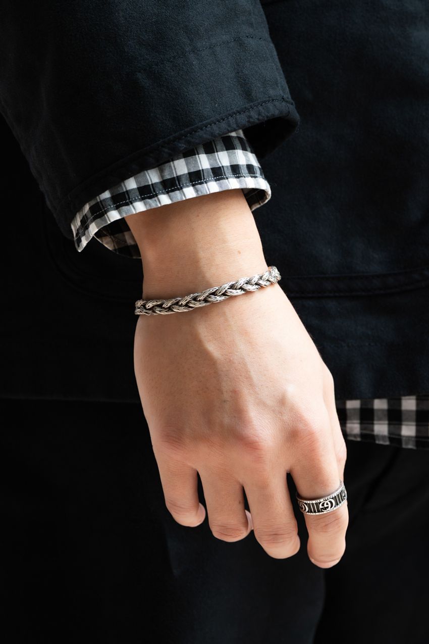 【黒いワイドパンツの実用集】これよりラク＆シックなパンツ、他にある!? 街角スナップ5選 - 11枚目の画像