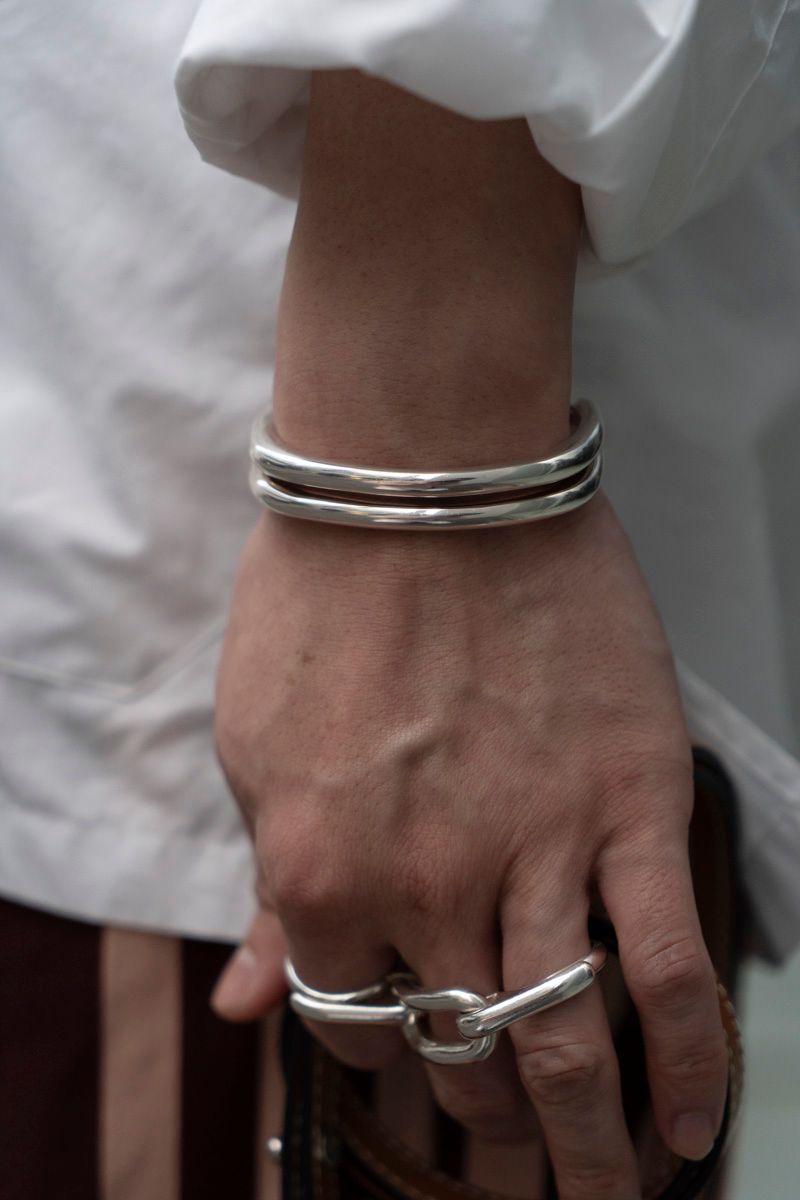 イレーヴ×ブリエンヌのシャツコーディネート | 251027-0939-43 吉崎友規 11枚目の写真