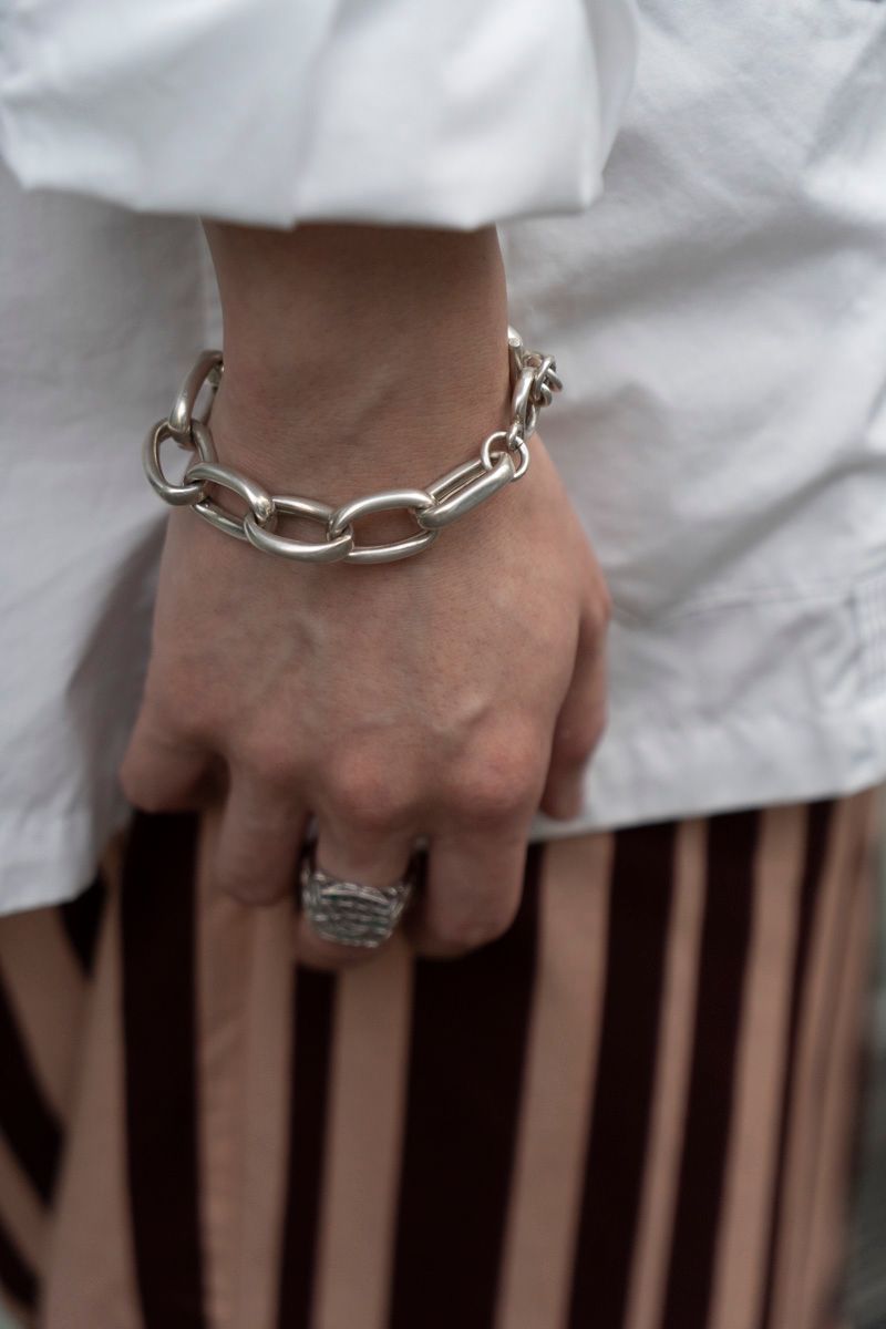 イレーヴ×ブリエンヌのシャツコーディネート | 251027-0939-43 吉崎友規 10枚目の写真